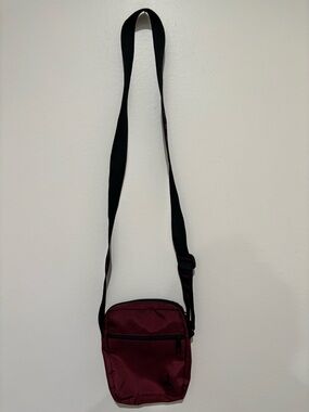 Jeffree Star Crossbody Shoulder Bag - Burgundy